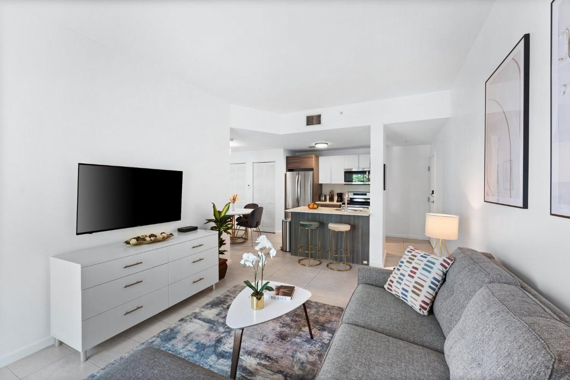 Modern Apartment In Edgewater 마이애미 객실 사진