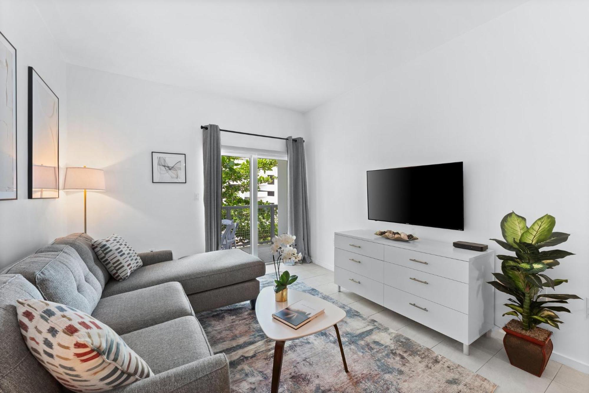 Modern Apartment In Edgewater 마이애미 객실 사진