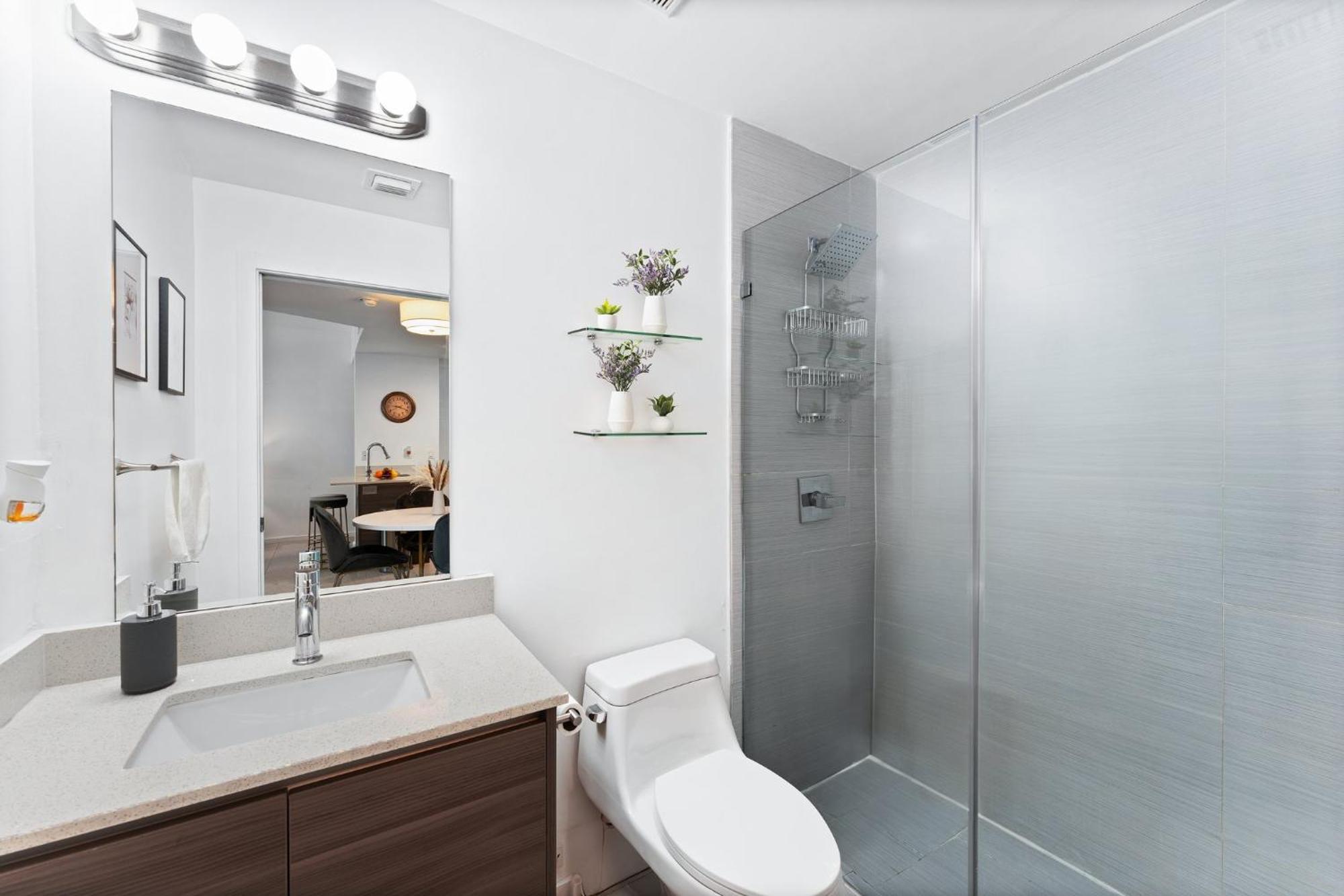 Modern Apartment In Edgewater 마이애미 객실 사진